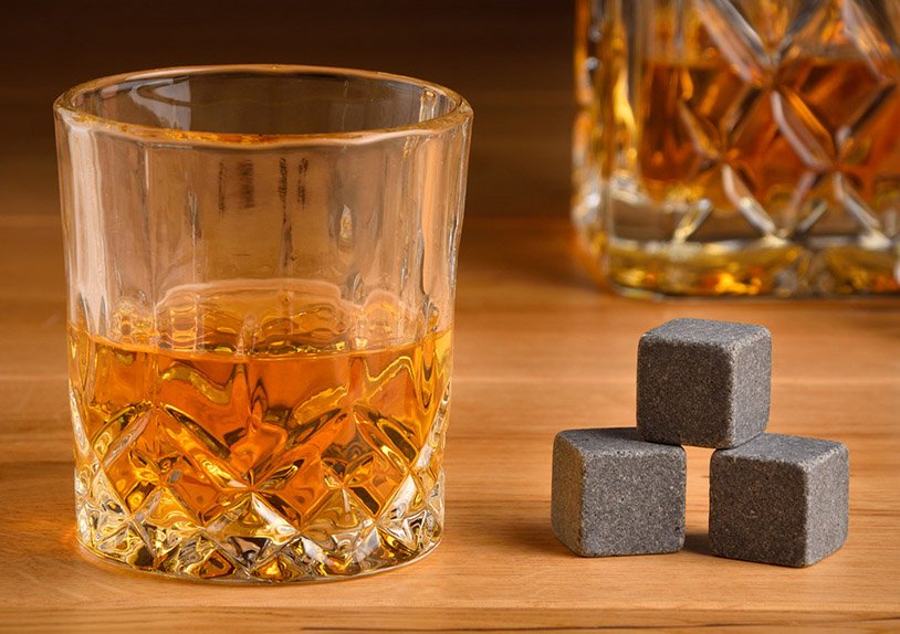 Whisky stone, basalt stones, 8 pcs, 2cm, with 1 black velvet bag, 4 pcs glass 210ml, 1 wooden box, 20x10x29cm