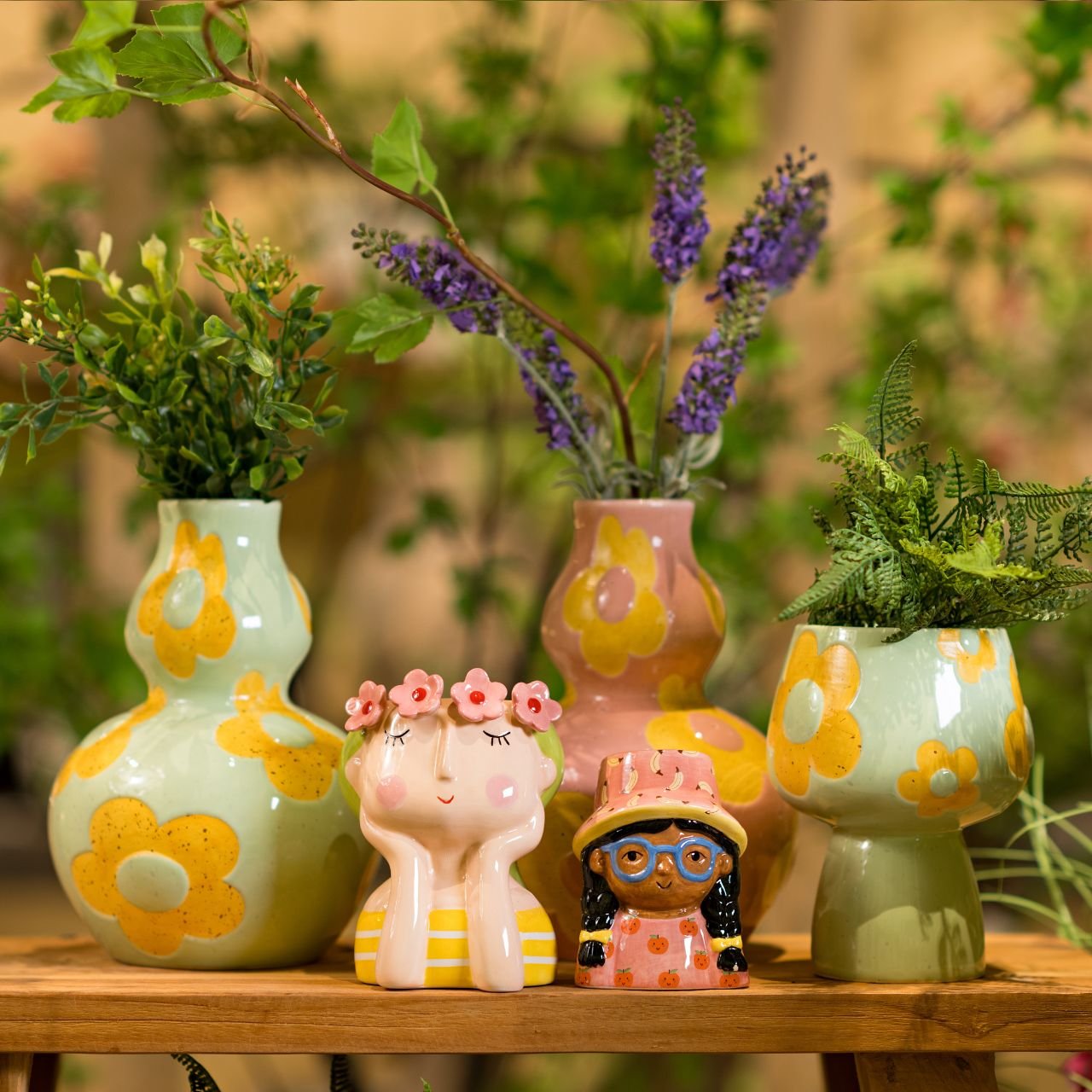 Vase avec décor floral en céramique vert, rose 2 fois, (L/H/P) 15x21x15cm