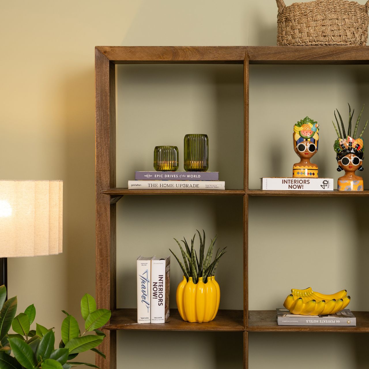 Ceramic banana vase (for dried flowers only), yellow (W/H/D) 14x15x14cm Ceramic banana vase (for dried flowers only), yellow (W/H/D) 14x15x14cm