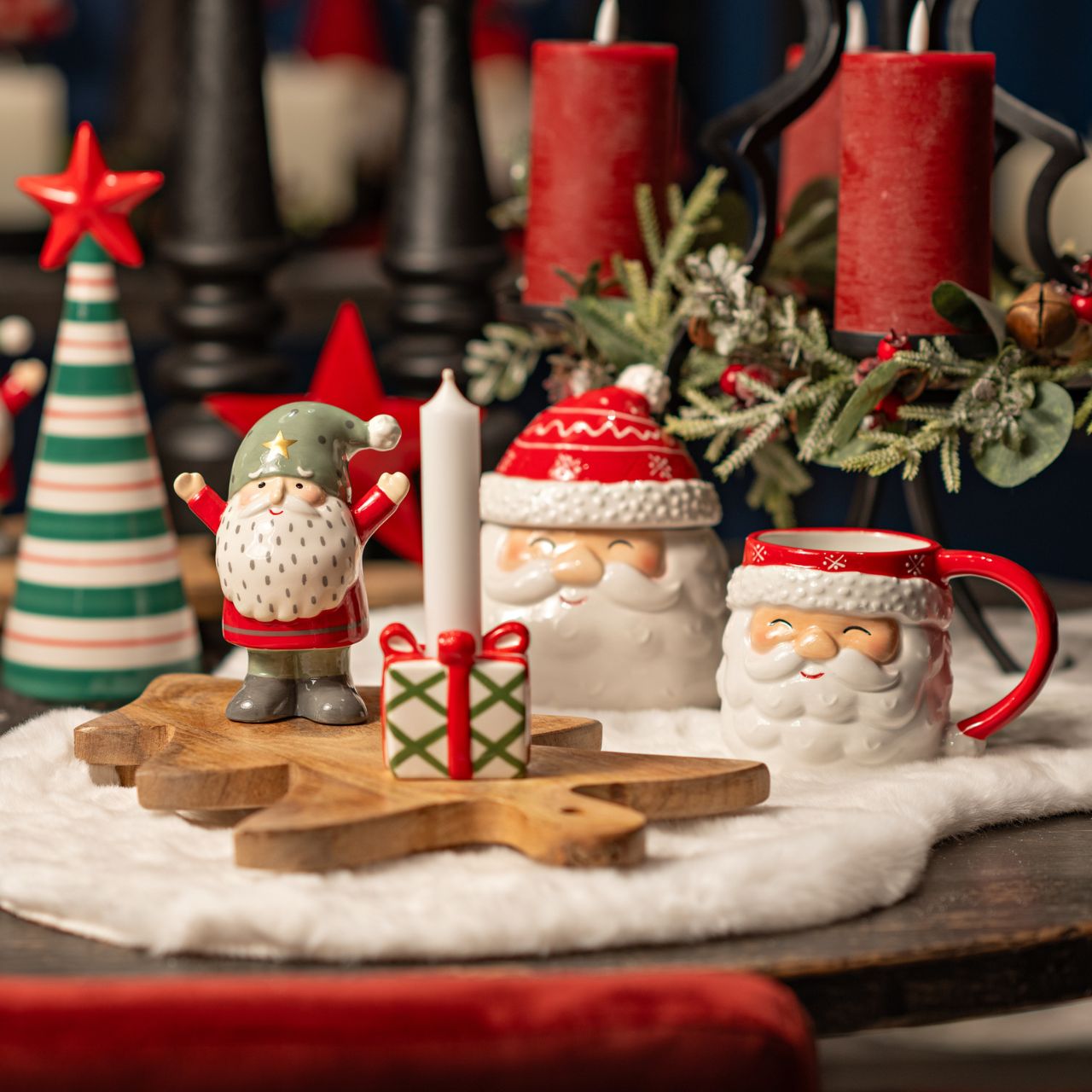 Jar Santa Claus 3D decor made of ceramic red (W/H/D) 13x16x13cm