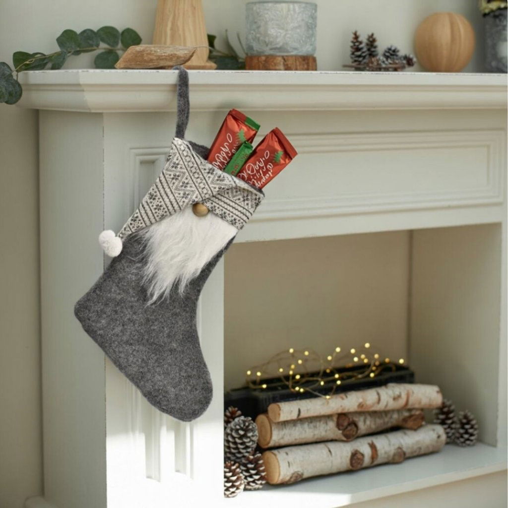 Chaussette de Noël lutin en textile gris (L/H) 25x36cm