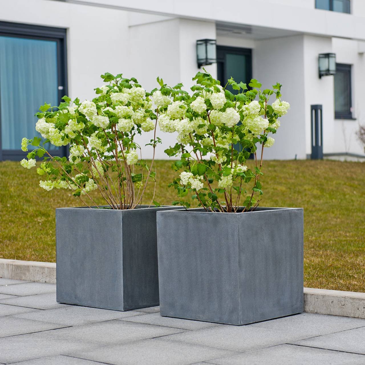 Fiberstone flower pot gray (W/H/D) 50x50x50cm