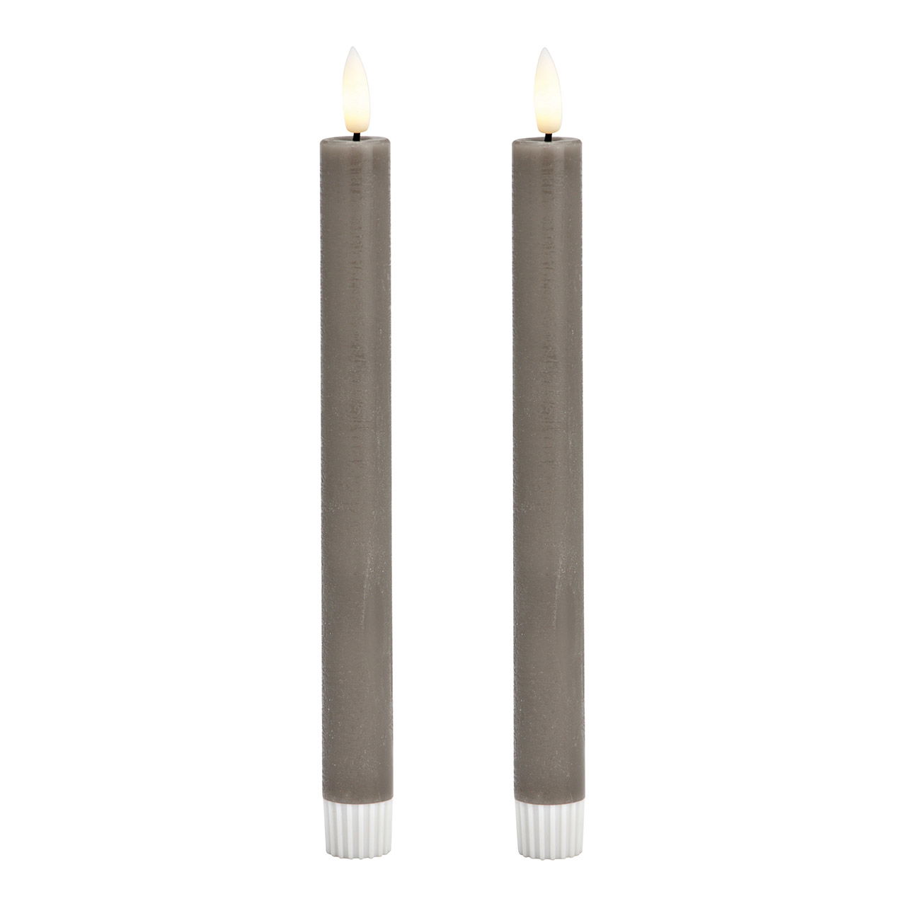 Juego de 2 velas LED, de cera color topo (A/A/P) 2x24x2cm funcionamiento con pilas 2xAA no incluidas Juego de 2 velas LED, de cera color topo (A/A/P) 2x24x2cm funcionamiento con pilas 2xAA no incluidas