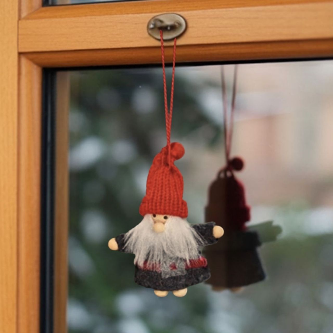 Christmas hanger Santa Claus 4 pcs. made of textile (W/H/D) 6x8x2cm, straw star 12 pcs. Ø6cm, set of 16, red/nature (W/H/D) 19x2x14cm