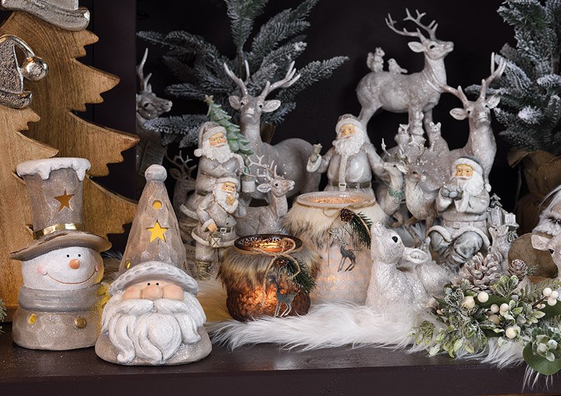 Weihnachtsmannszene mit Tieren aus Poly Silber (B/H/T) 16x19x13cm