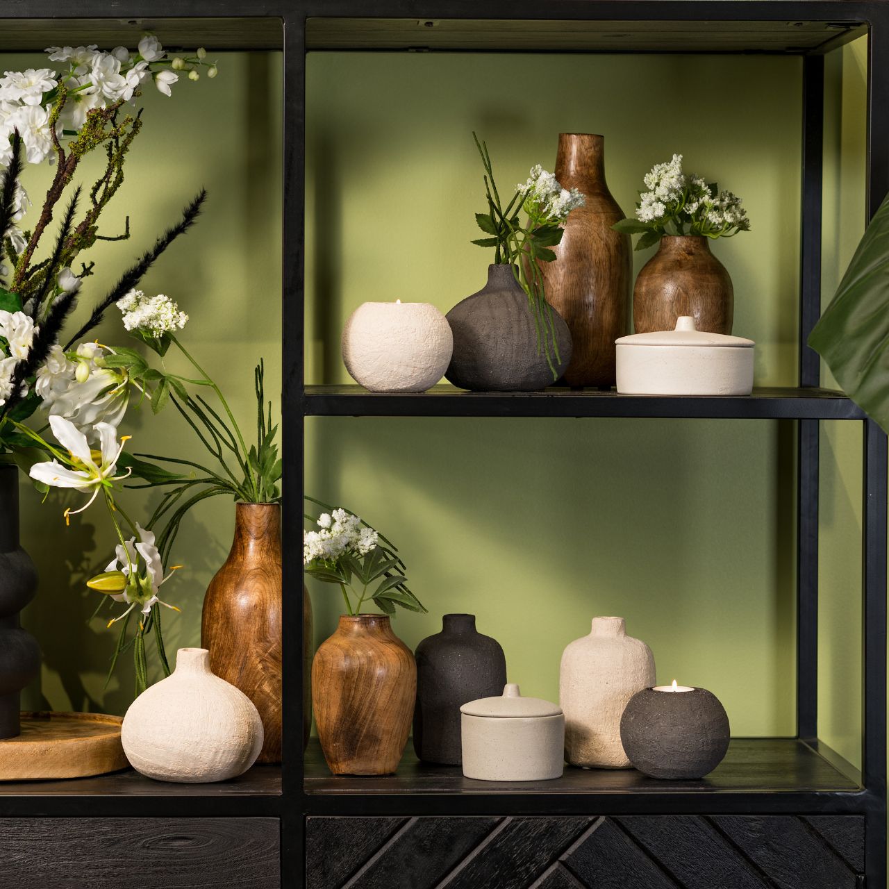 Jarrón de cerámica beige, negro 2 pliegues, (A/A/A) 9x16x9cm sólo para flores secas Jarrón de cerámica beige, negro 2 pliegues, (A/A/A) 9x16x9cm sólo para flores secas
