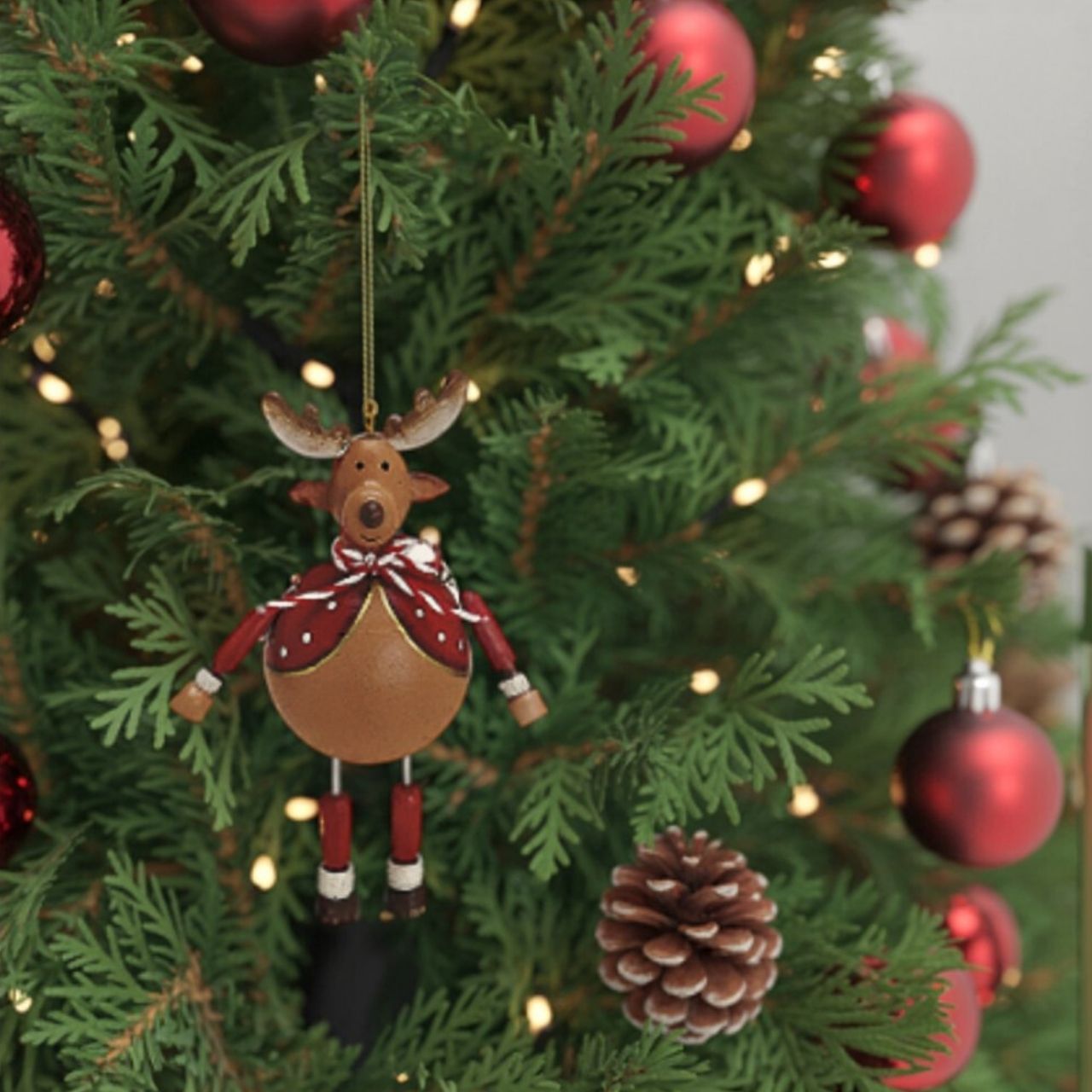 Weihnachtsdeko, Hänger, Holzfigur, Rot-Weiß, Winterkunst