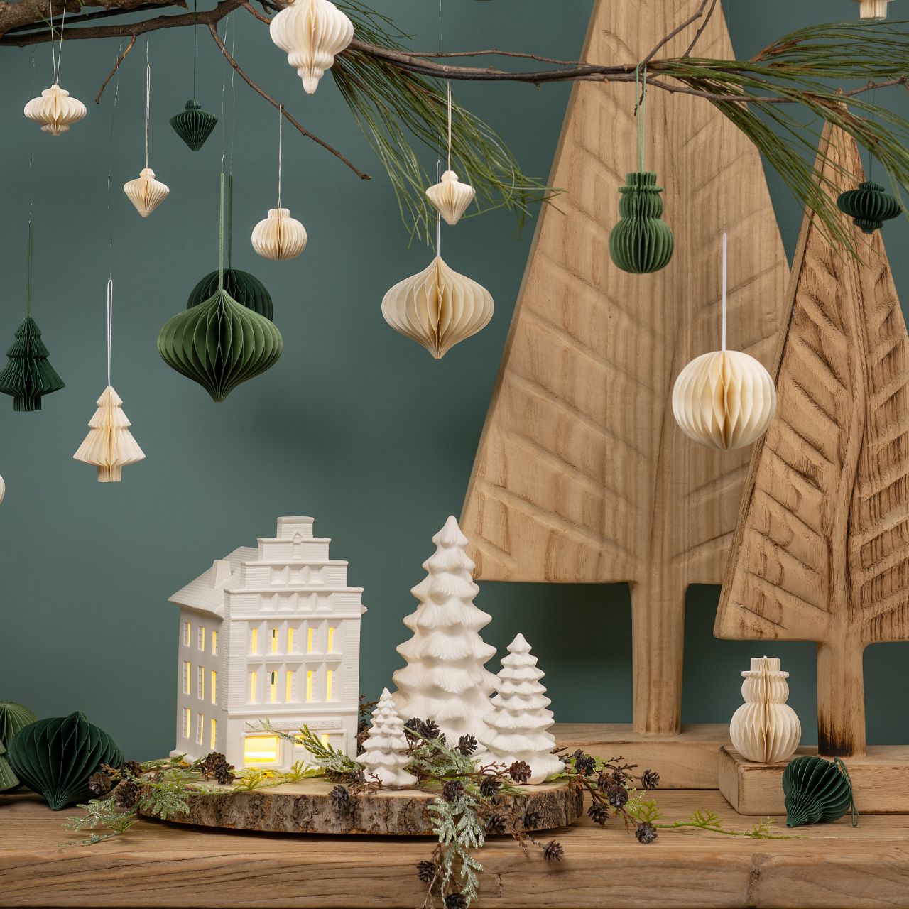 Suspensions Honeycomb en papier/carton, set de 4, vert Ø9cm (L/H/P) 17x8x17cm Suspensions Honeycomb en papier/carton, set de 4, vert Ø9cm (L/H/P) 17x8x17cm