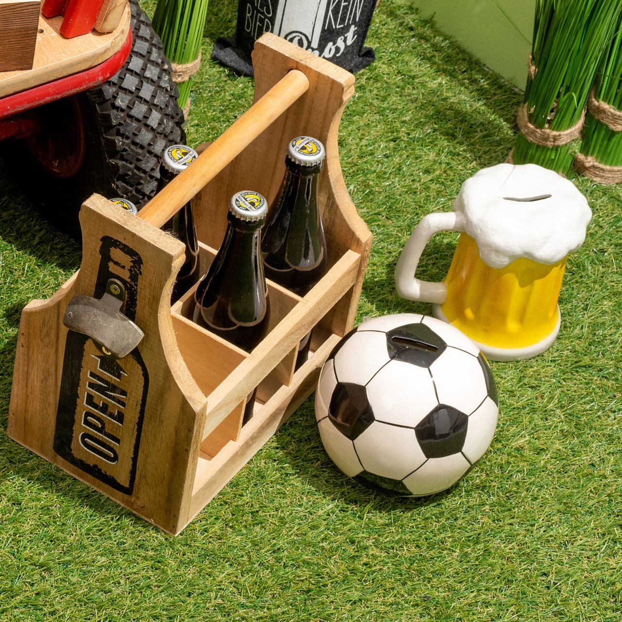 Ceramic soccer money box. W10 x D10 cm Ceramic soccer money box. W10 x D10 cm
