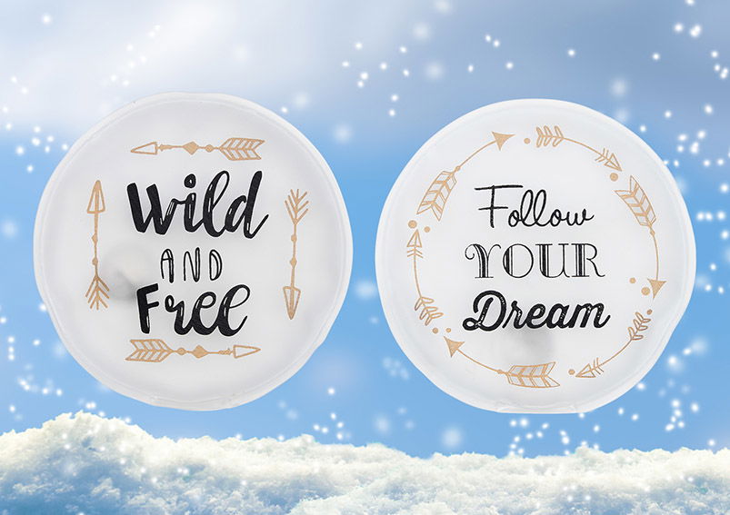 Pocket warmer spreuken -Wild and Free- + -Follow your dream- gemaakt van plastic Zwart 2-vouwig, (B/H/D) 9x9x1cm