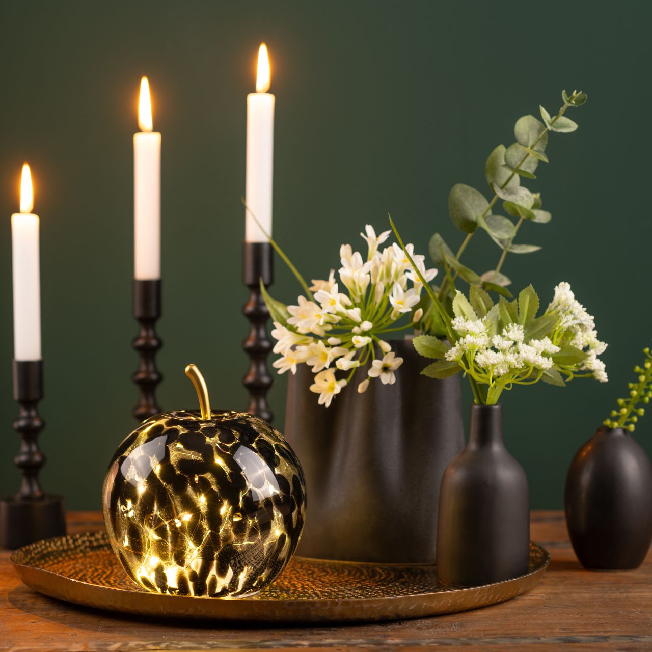 Apfel mit 30er LED mit 6/18 Timer aus Glas Schwarz (B/H/T) 22x24x22cm Apfel mit 30er LED mit 6/18 Timer aus Glas Schwarz (B/H/T) 22x24x22cm