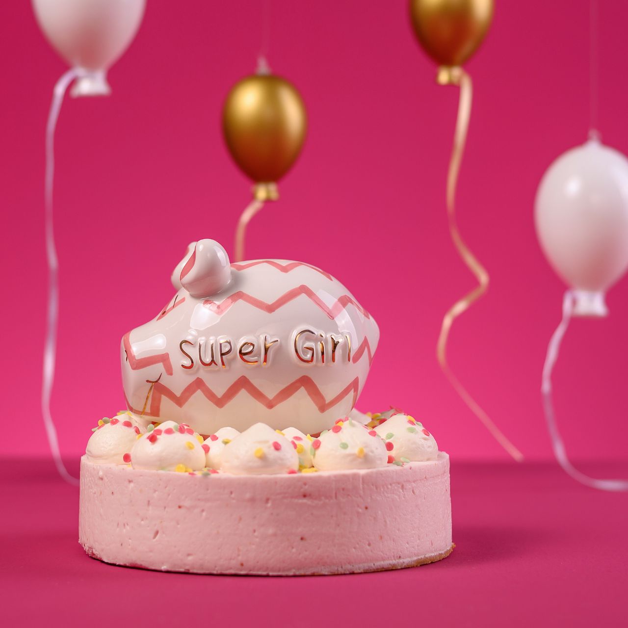 KCG Sparschwein "Super Girl" aus Keramik, Weiß/Pink (B/H/T) 12,5x9x9cm Kleinschwein Leute, Person, Geburtstagstorte, Torte, Sahne