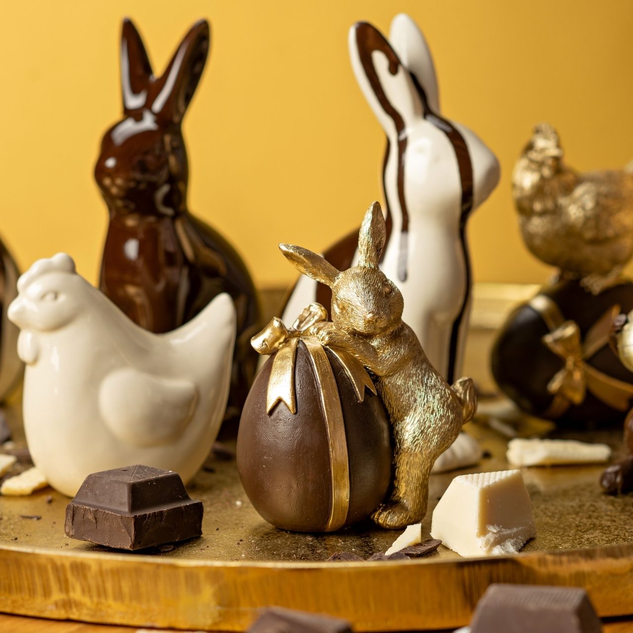 Schokoladenfiguren, Osterhase, Schokoladenei, Weiße Schokolade, Goldverzierung