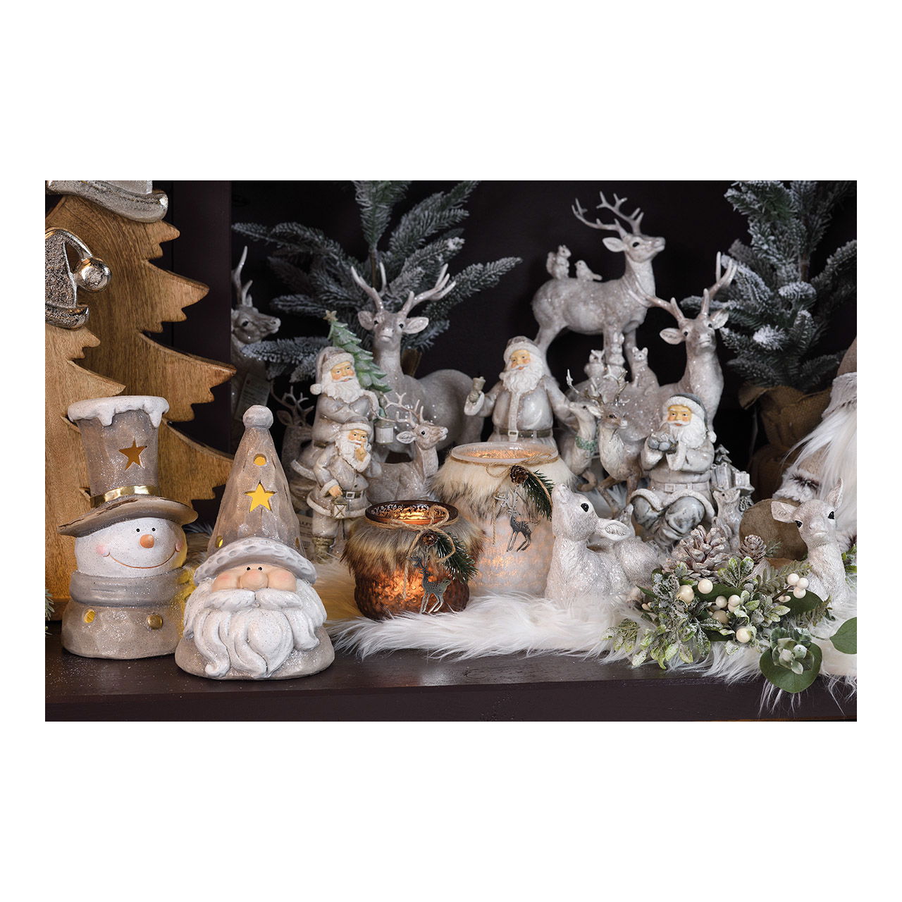 Tannenbaum aus Mangoholz mit Metall Mütze Braun (B/H/T) 20x35x6cm Person, Figur