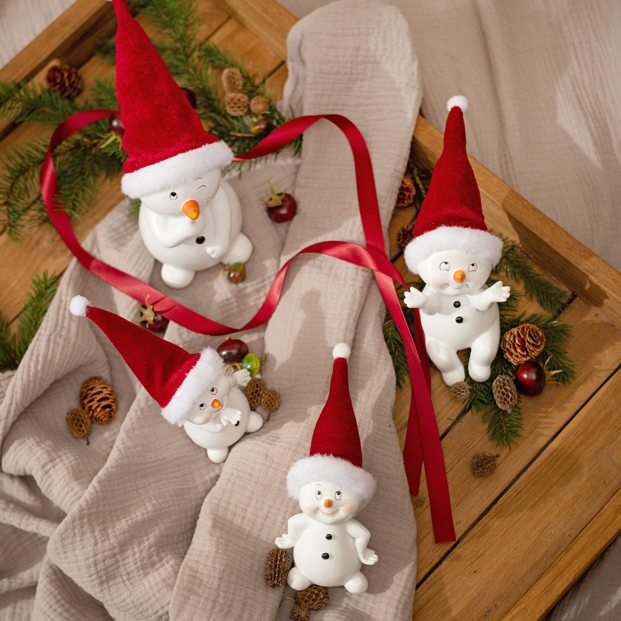 Weihnachtsdeko, Schneemann, Figur, Rot, Kunststoff