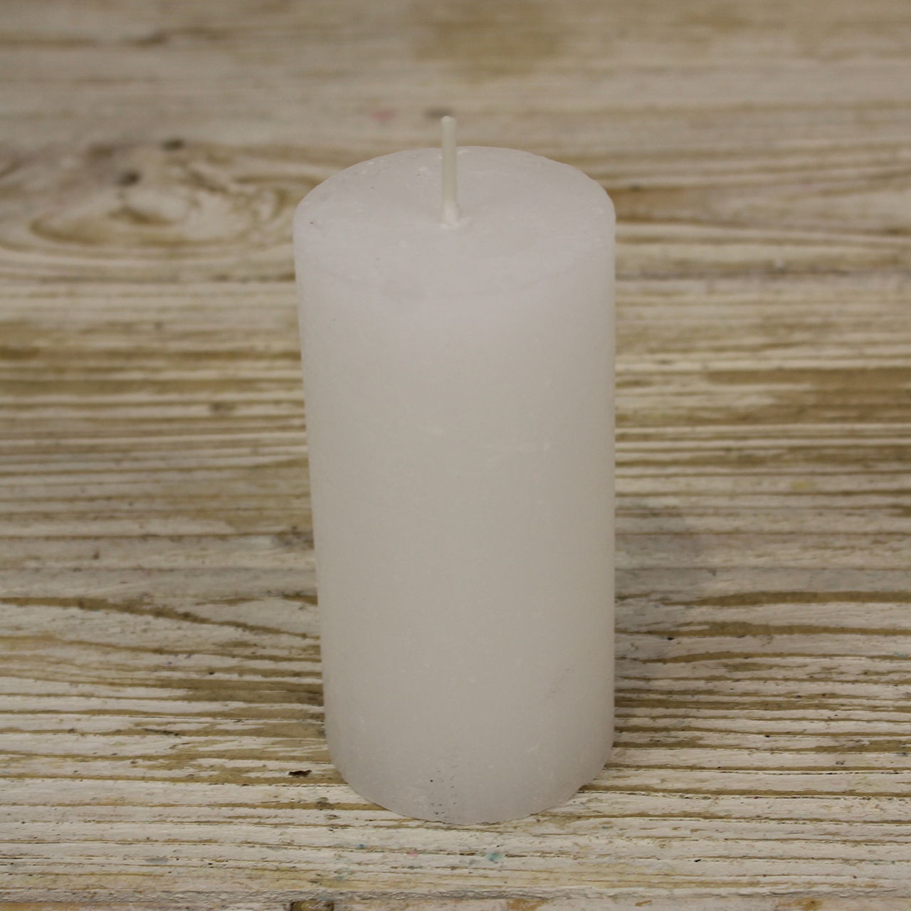 Kerze aus Wachs, Weiß (B/H/T) 6x12x6cm Brenndauer ca. 50 Stunden Kerze aus Wachs, Weiß (B/H/T) 6x12x6cm Brenndauer ca. 50 Stunden