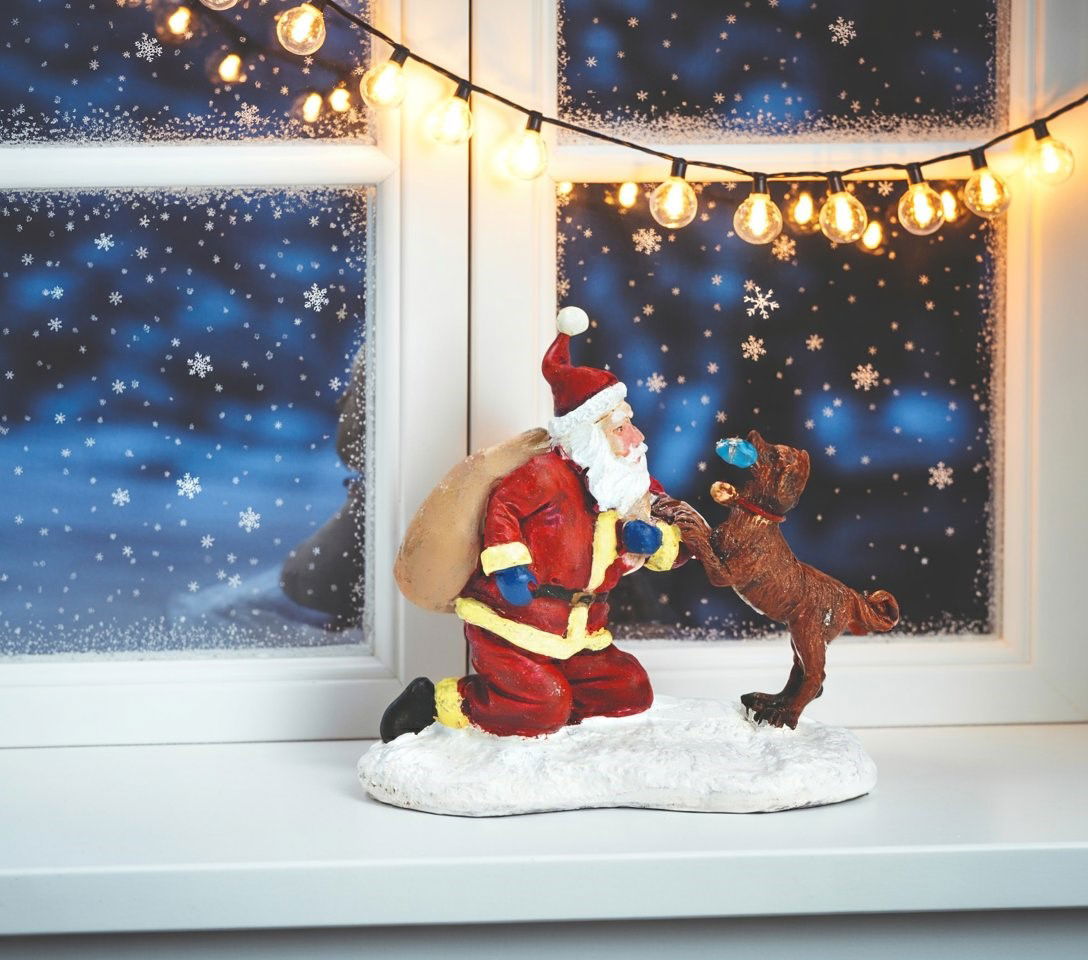 Miniatura di Babbo Natale con cane in polietilene colorato (L/H/D) 6x6x3cm