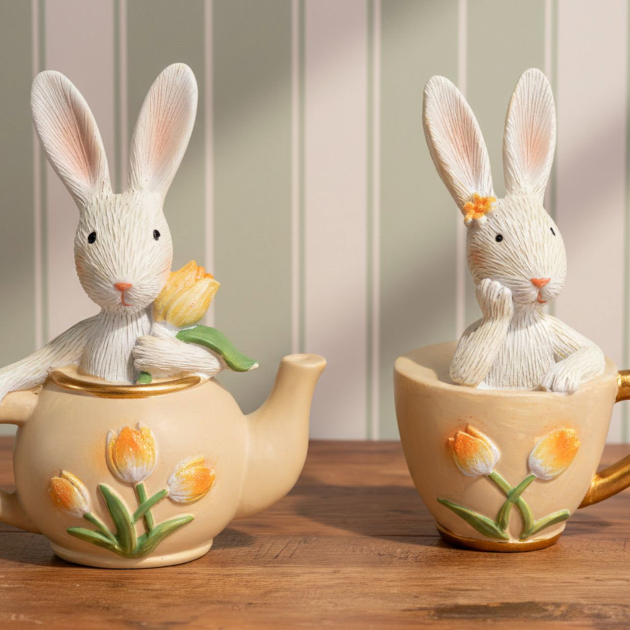 Figur Hase in Teekanne aus Poly, 2-fach, Weiß/Beige/Orange (B/H/T) 8x10x5cm Hasenfigur, Teeset, Tee-Set, Tulpenmotiv, Cremefarben
