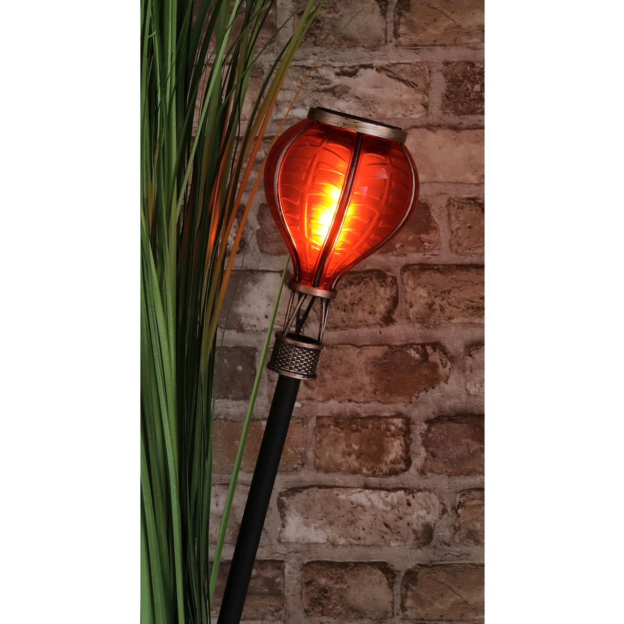 Flower stake with LED solar hot air balloon and flame effect, made of iron, in display, 3-piece set, 9 pcs total, yellow/red/blue (W/H/D) 11x57x11 cm Flower stake with LED solar hot air balloon and flame effect, made of iron, in display, 3-piece set, 9 pcs total, yellow/red/blue (W/H/D) 11x57x11 cm