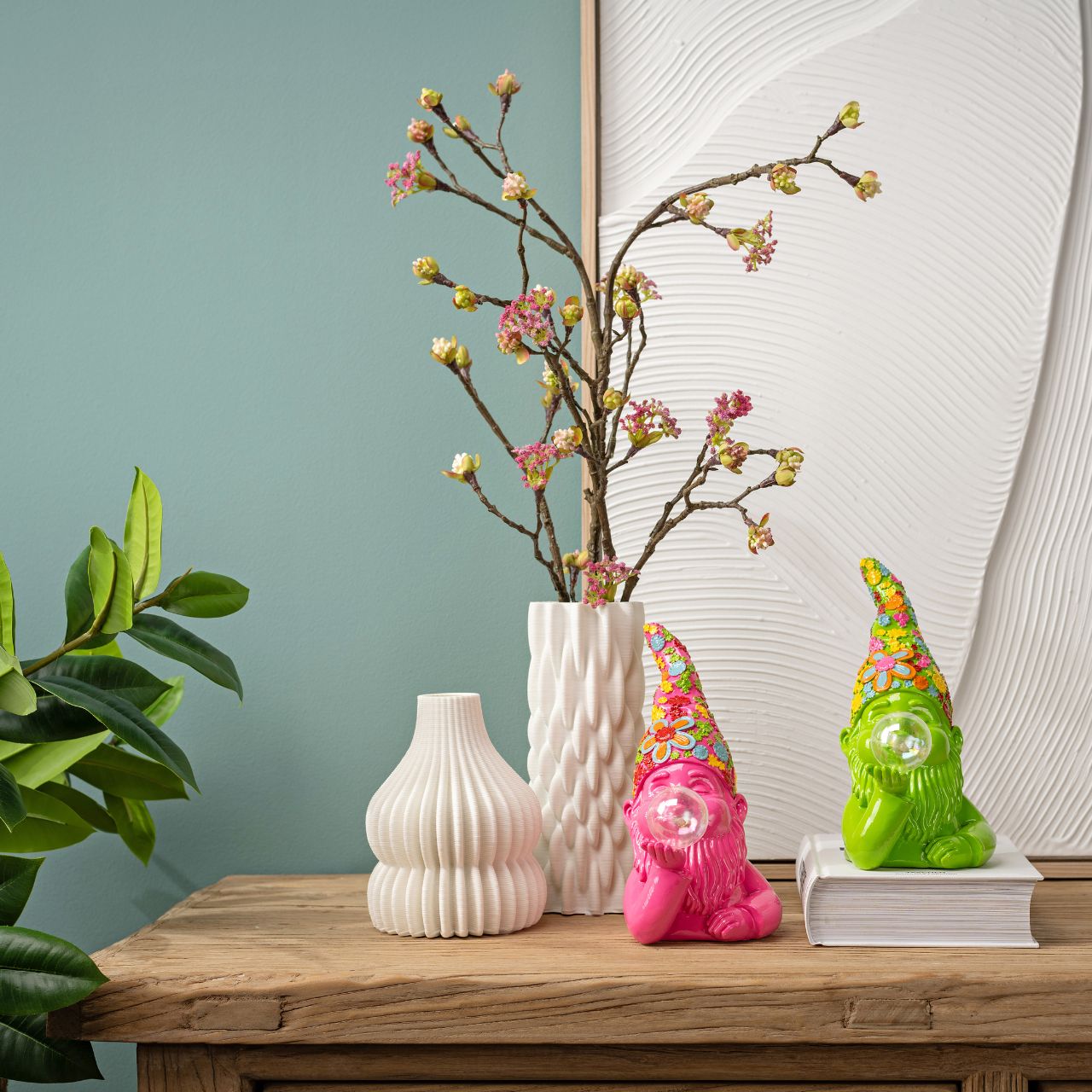 Figurine nain de jardin avec bulle de chewing-gum en poly, triple, rose/vert/orange (L/H/P) 11x20x16cm Figurine nain de jardin avec bulle de chewing-gum en poly, triple, rose/vert/orange (L/H/P) 11x20x16cm