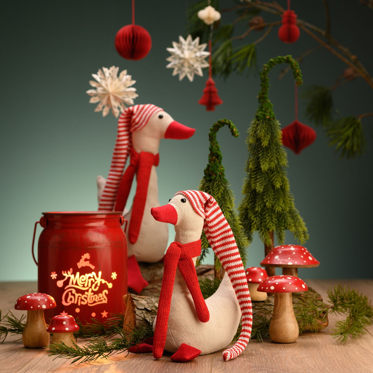 Ganso de Navidad de tela rojo, blanco, beige (A/A/A) 22x30x11cm Ganso de Navidad de tela rojo, blanco, beige (A/A/A) 22x30x11cm