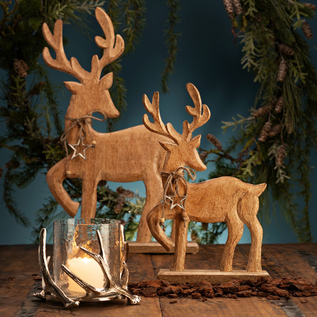 Présentoir cerf en bois de manguier naturel (L/H/P) 40x64x7cm Présentoir cerf en bois de manguier naturel (L/H/P) 40x64x7cm