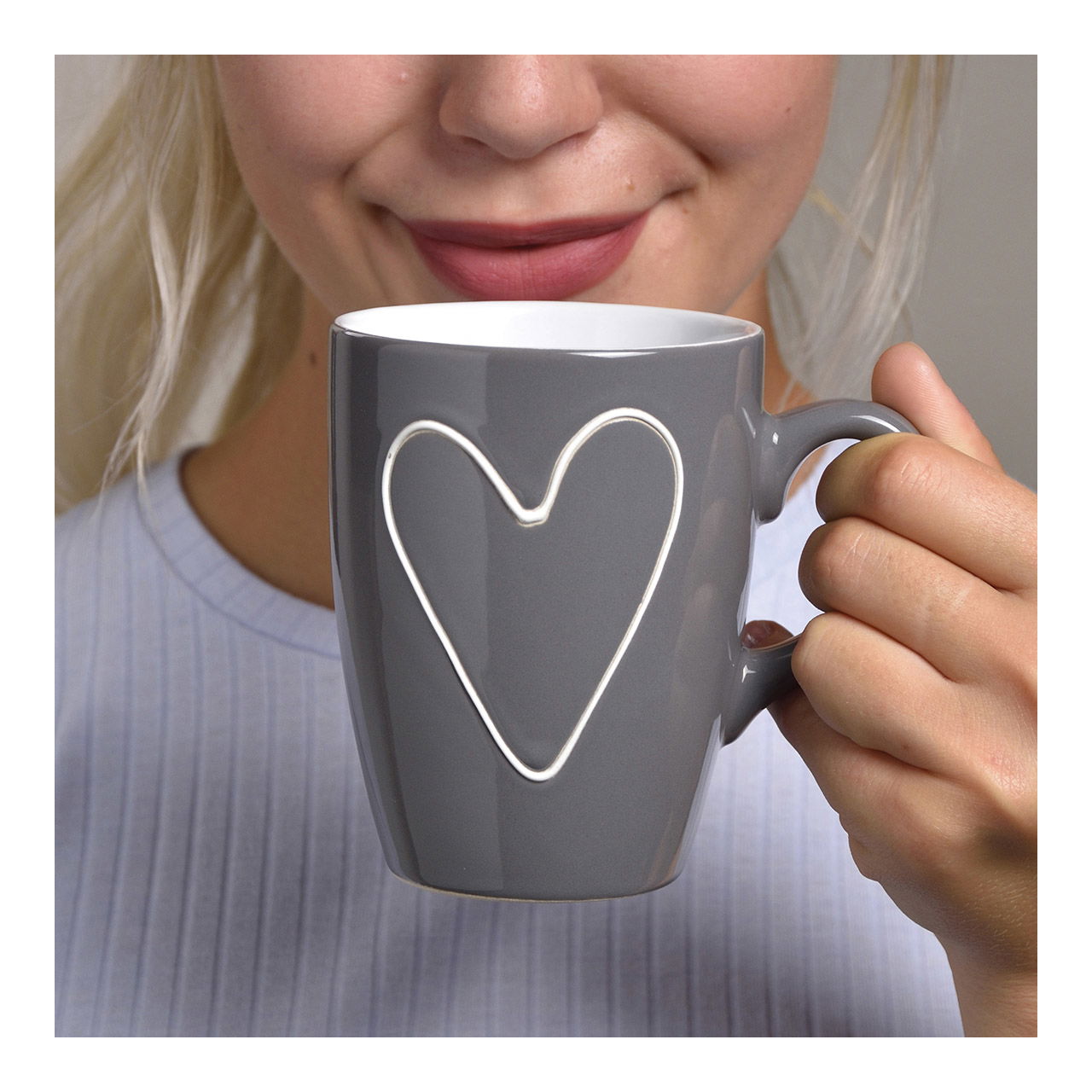 Becher Herz aus Keramik, 3-fach sortiert, 11x10x8cm 300 ml Pokal