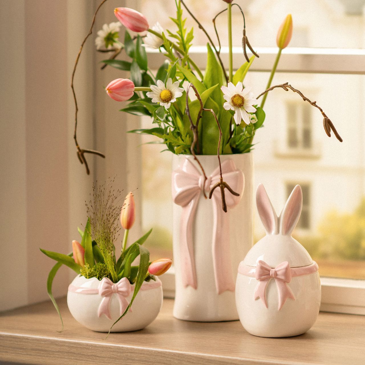 Porcelain egg bowl with bow, pink/white (W/H/D) 11x7x8cm Schale