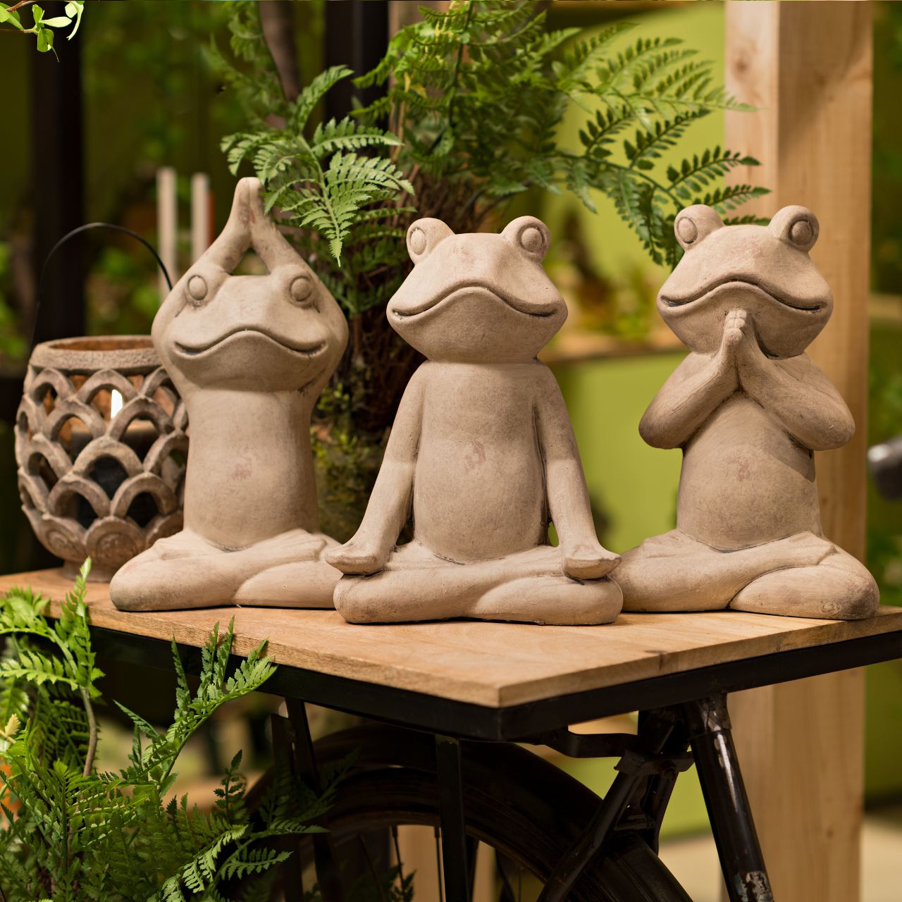 Yoga Frosch aus Ton Braun 3-fach, (B/H/T) 20x29x13cm Yoga Frosch aus Ton Braun 3-fach, (B/H/T) 20x29x13cm