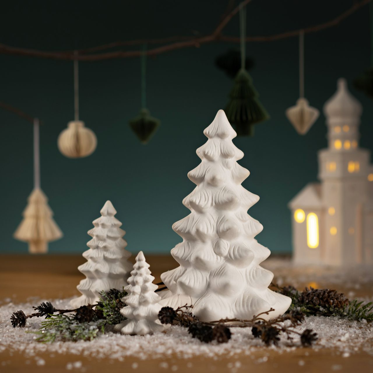 Albero di Natale in porcellana bianca (L/H/D) 5x7x5cm Albero di Natale in porcellana bianca (L/H/D) 5x7x5cm