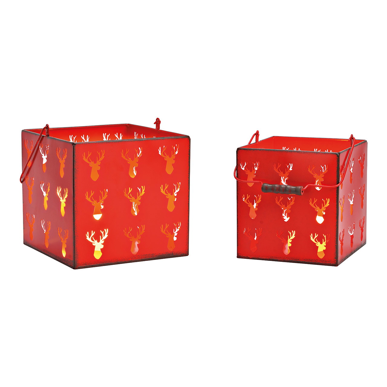 Set de lanternes, décor cerf, set de 2, en métal rouge (L/H/P) 22x24x22cm 18x21x18cm Set de lanternes, décor cerf, set de 2, en métal rouge (L/H/P) 22x24x22cm 18x21x18cm