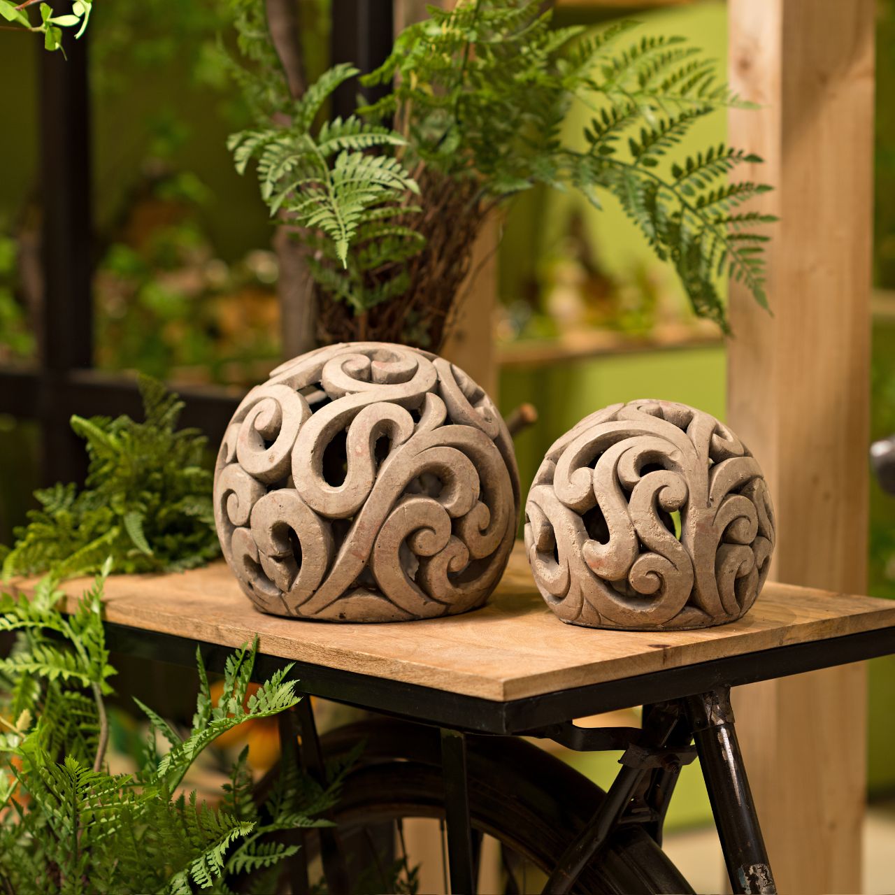 Brown clay ball (W/H/D) 22x19x22cm Brown clay ball (W/H/D) 22x19x22cm