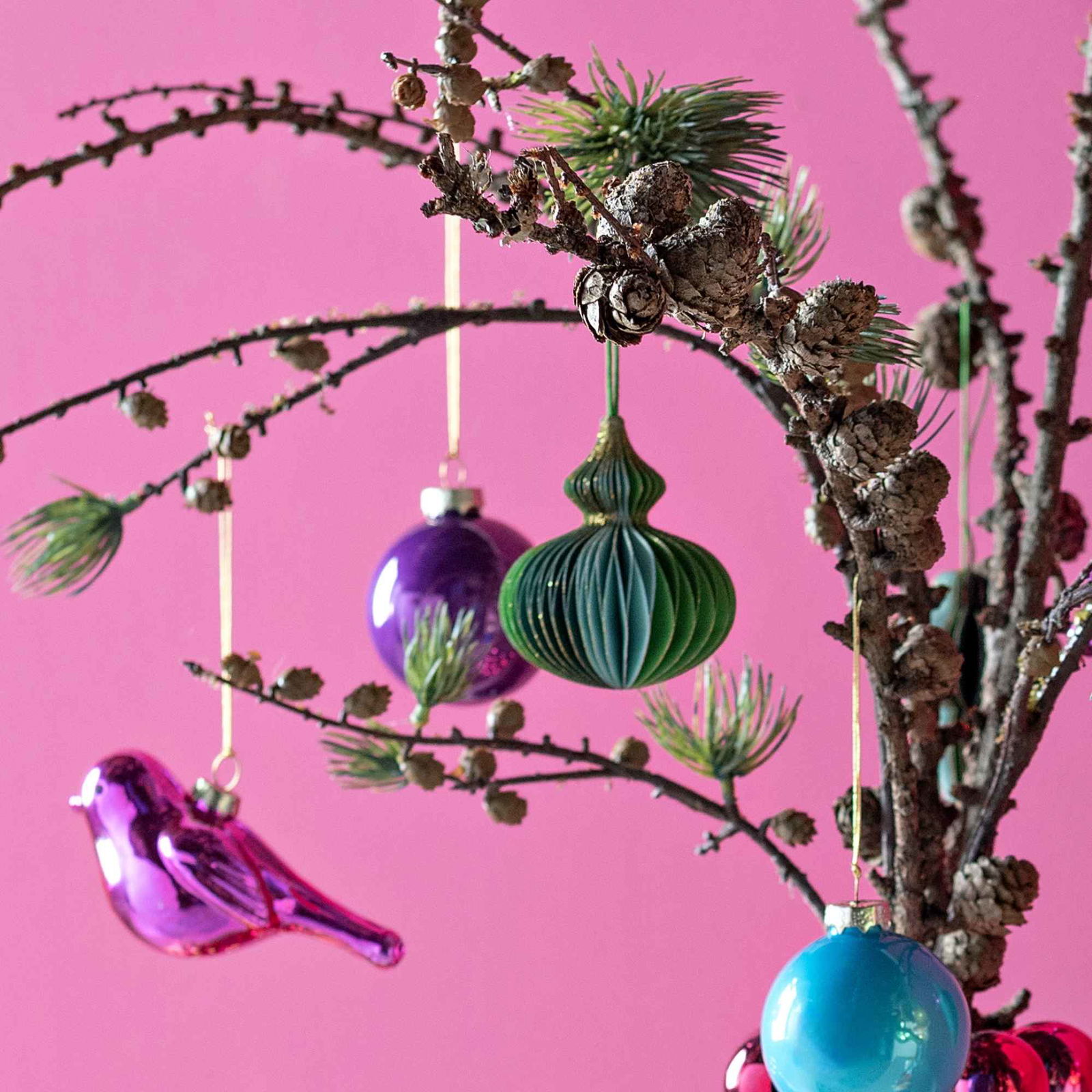 Honeycomb hanger made of paper/cardboard, 3-fold, green (W/H/D) 5x8x5cm Zubehör, Ohrring, Schmuck, Kunst, Ornament