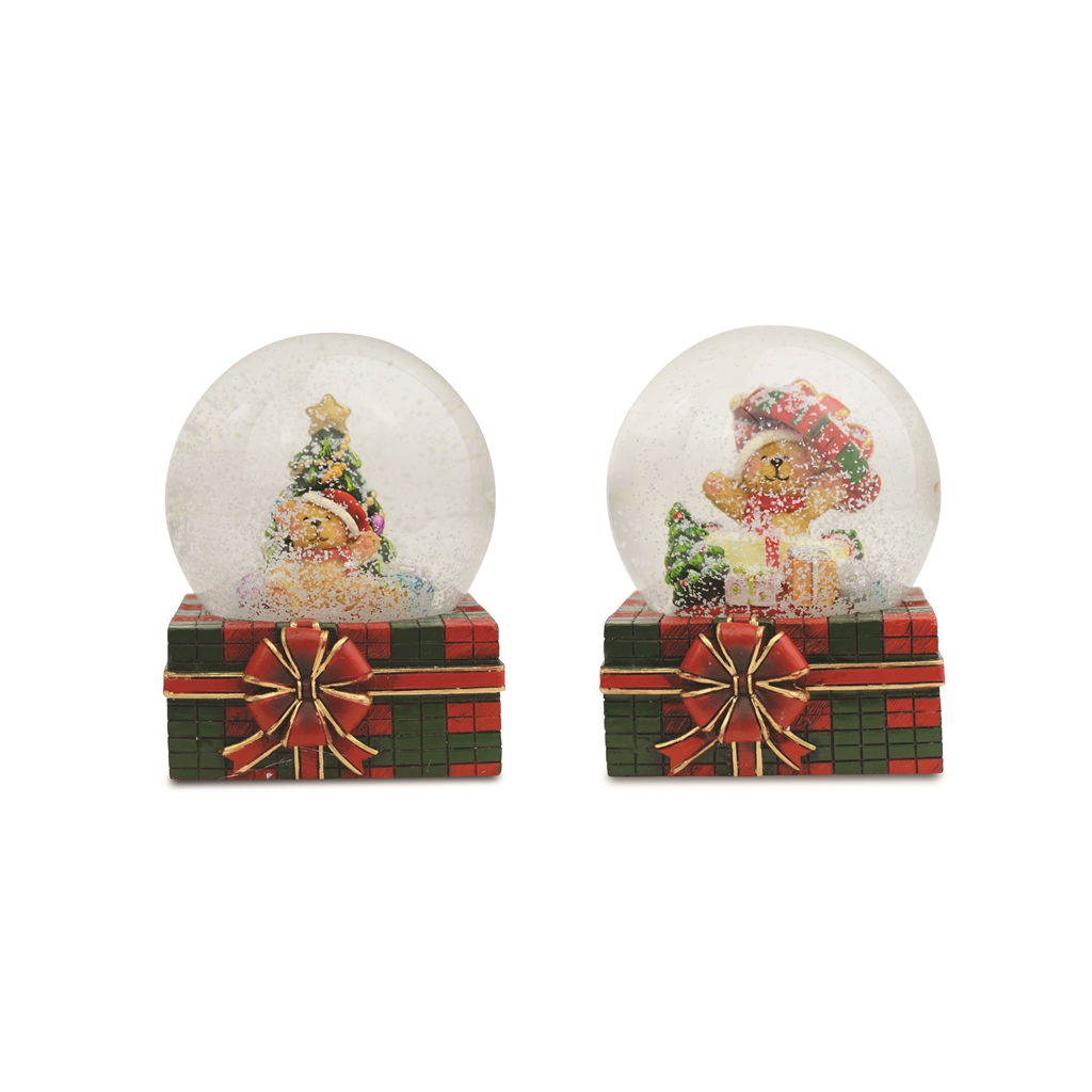 Boule à neige Teddy sur cadeau. 2 motifs assortis. Poly. 8.5 cm. 1 pc.