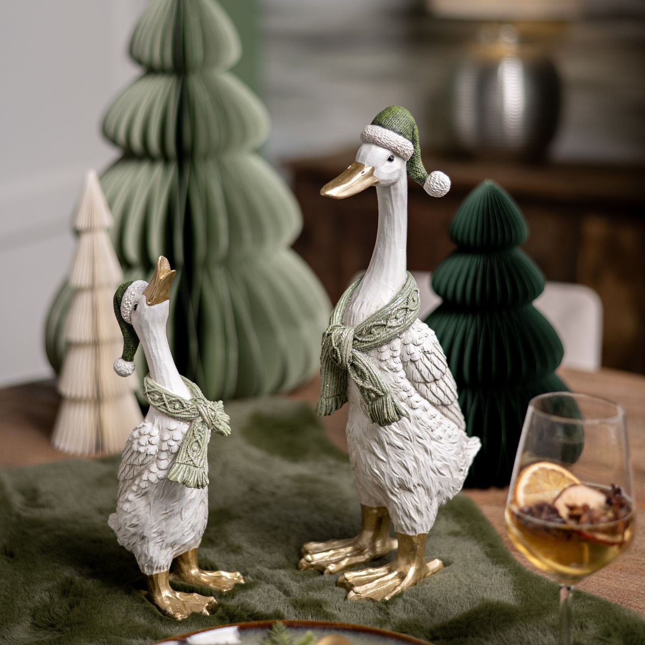 Dekofigur, Gänsefigur, Winterdekoration, Grünes Samt, Goldene Füße