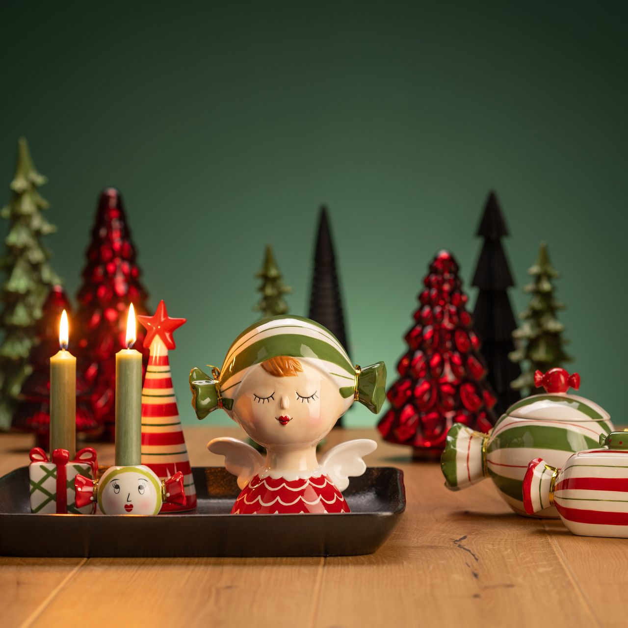 Keramische kerstboom groen, rood 2-voudig, (B/H/D) 10x26x10cm Keramische kerstboom groen, rood 2-voudig, (B/H/D) 10x26x10cm