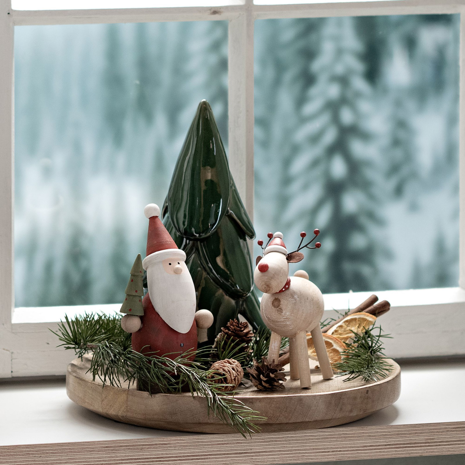 Figur Nikolaus mit Tannenbaum aus Holz, Rot (B/H/T) 9x16x7cm Fenster, Fensterbank, Figur