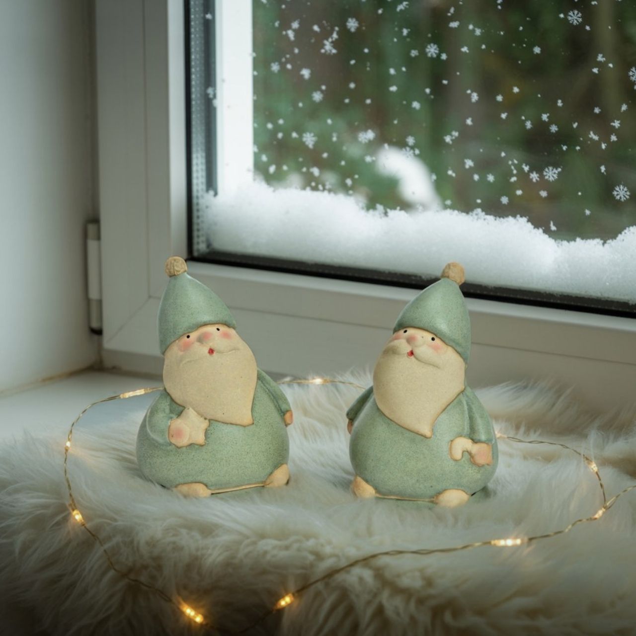 Figura de Papá Noel de gres, 2 pliegues, verde (A/A/A) 8x10x8cm Fenster, Fensterbank