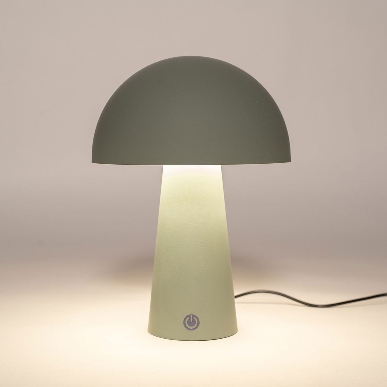 Tischlampe IP44 rund, LED incklusiv 80cm USB Zuleitung aus Kunststoff, Matt Olive (B/H/T) 15x21x15cm Tischlampe IP44 rund, LED incklusiv 80cm USB Zuleitung aus Kunststoff, Matt Olive (B/H/T) 15x21x15cm