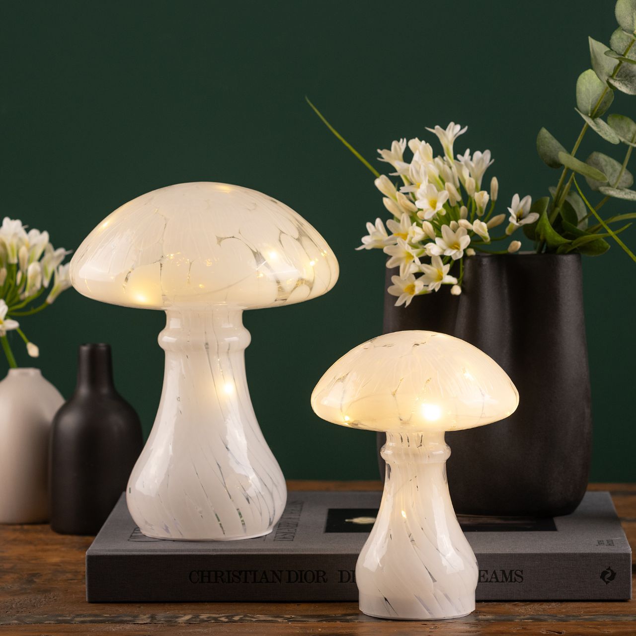 Pilz mit 20er LED, 6/18 Timer, aus Glas weiß (B/H/T) 18x25x18cm Pilz mit 20er LED, 6/18 Timer, aus Glas weiß (B/H/T) 18x25x18cm