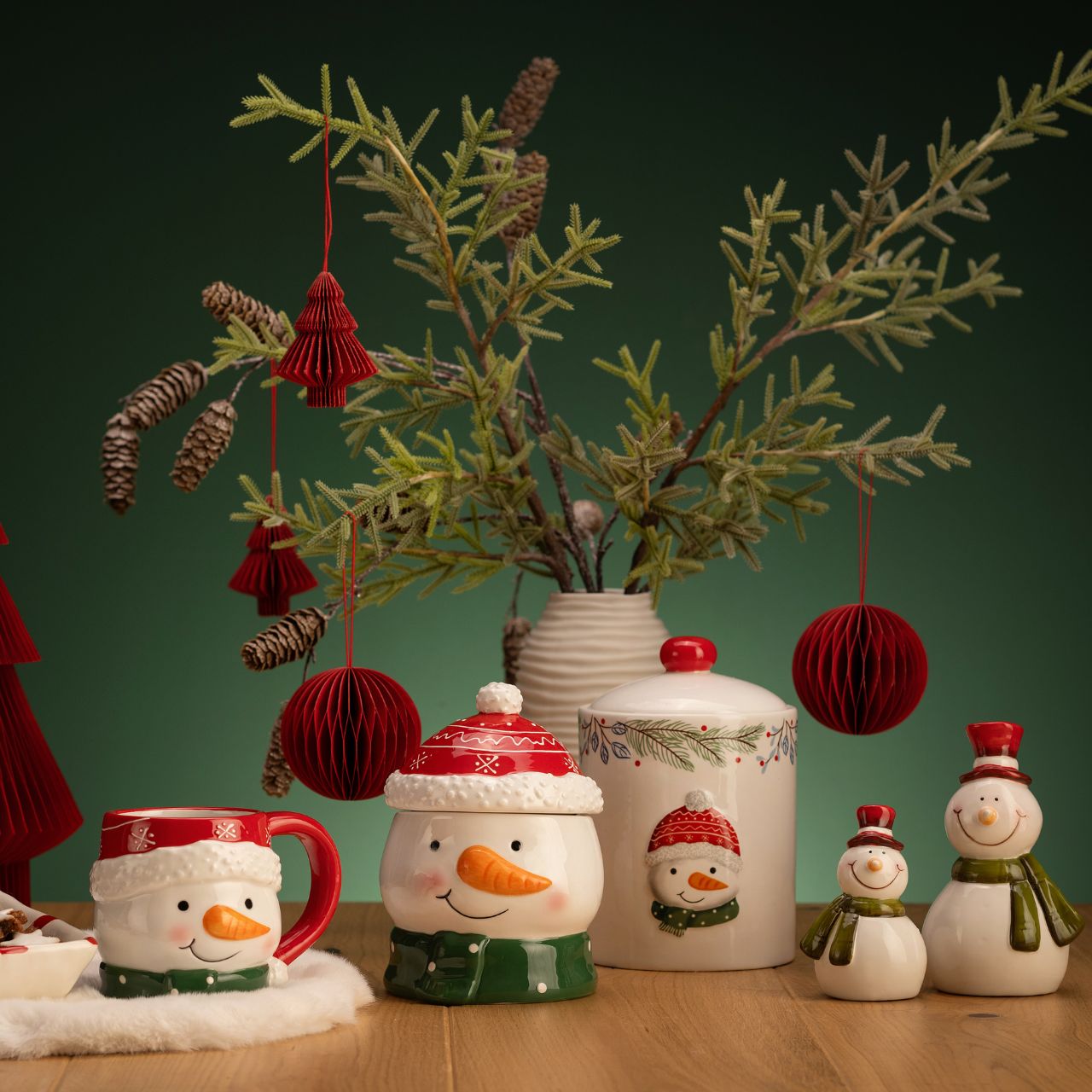 Boîte, sapin, bonhomme de neige en céramique multicolore 2 fois, (L/H/P) 14x20x14cm Boîte, sapin, bonhomme de neige en céramique multicolore 2 fois, (L/H/P) 14x20x14cm