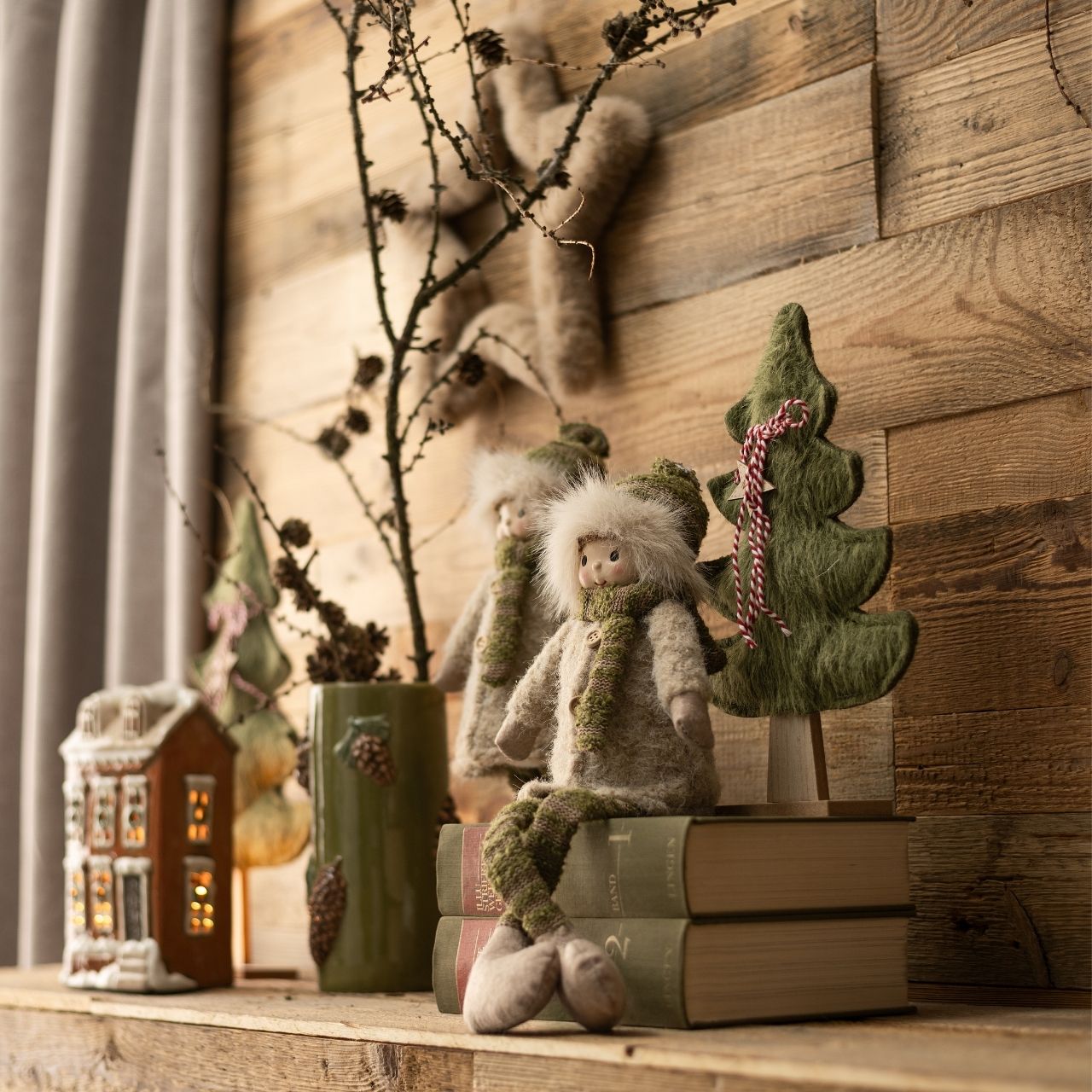 Kunstbaum, Kiefer, Grüner Dekobaum, Weihnachtsdeko, Holzständer