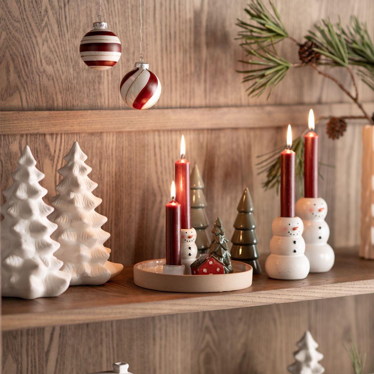 Tannenbaum aus Porzellan weiß (B/H/T) 14x21x14cm Tannenbaum aus Porzellan weiß (B/H/T) 14x21x14cm