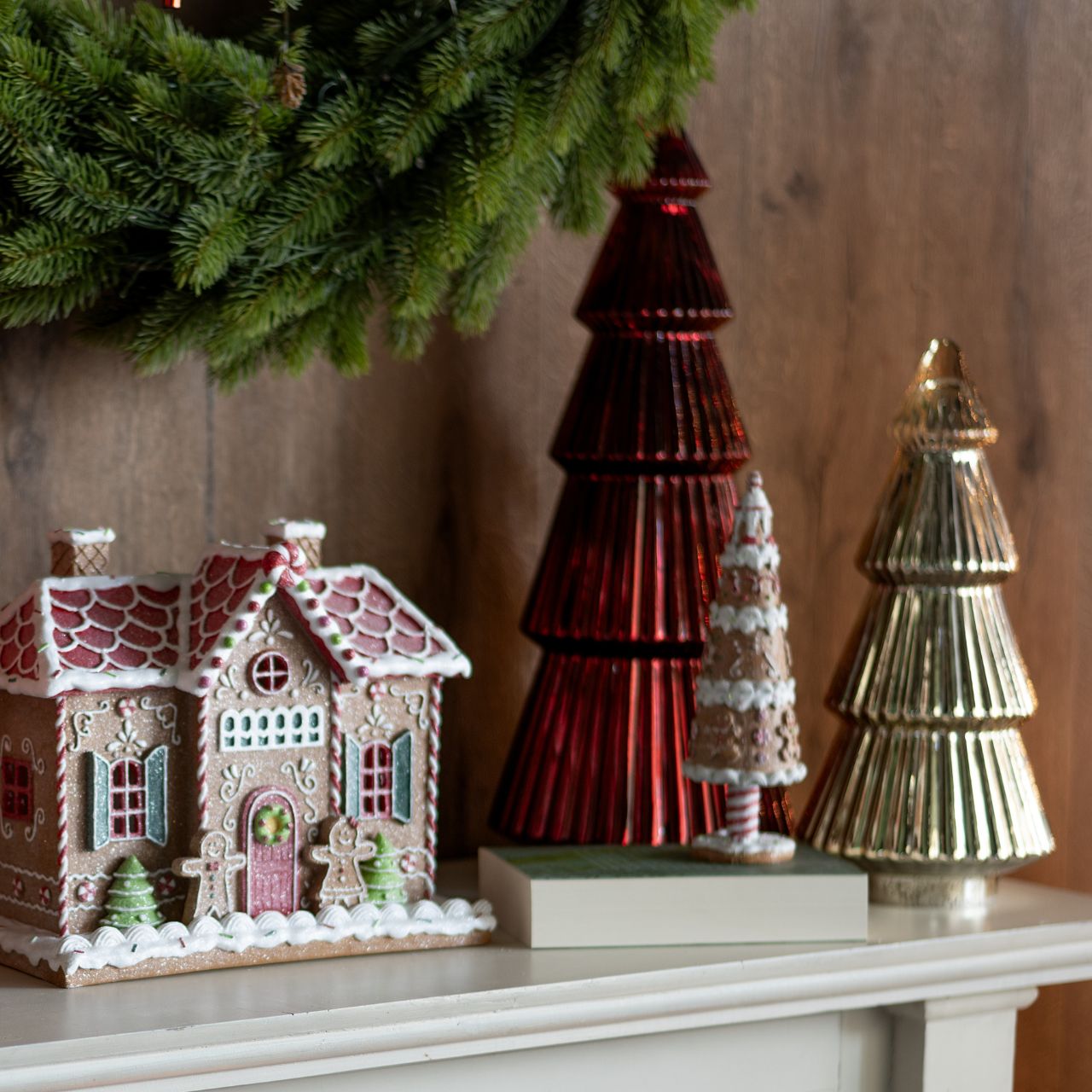 Tannenbaum Lebkuchendekor aus Poly braun, rot, weiß (B/H/T) 8x25x8cm Essen, Süßigkeiten