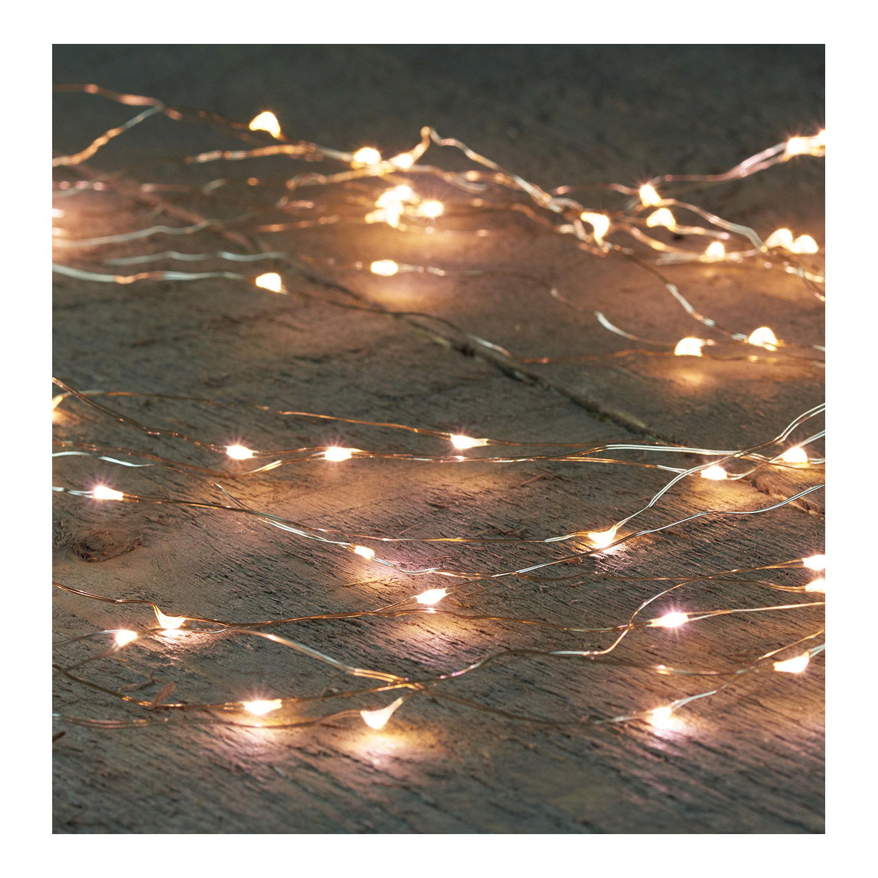 Fairy Lights Led Cascade Silver Wire 100l/10x1m Warm White With 6/18st Timer - 50cm Lead Transparent 3xAA/Ip20 Fairy Lights Led Cascade Silver Wire 100l/10x1m Warm White With 6/18st Timer - 50cm Lead Transparent 3xAA/Ip20