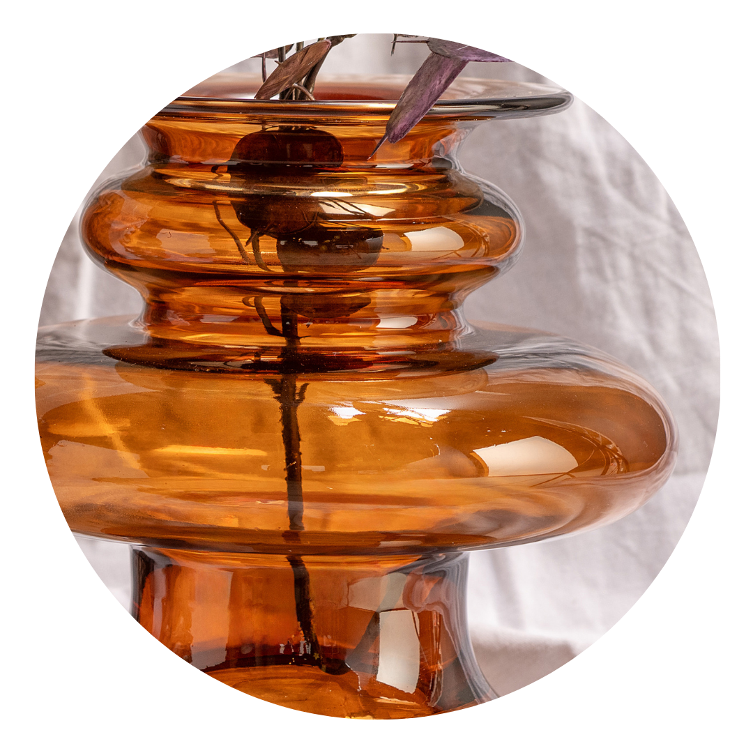 glas, bernsteinfarben, vasenform, transparent, ornament, glas lamp, bernsteinfarbenes glas, ornamentale vase, gekrümmtes glas, dekorale lampenbasis