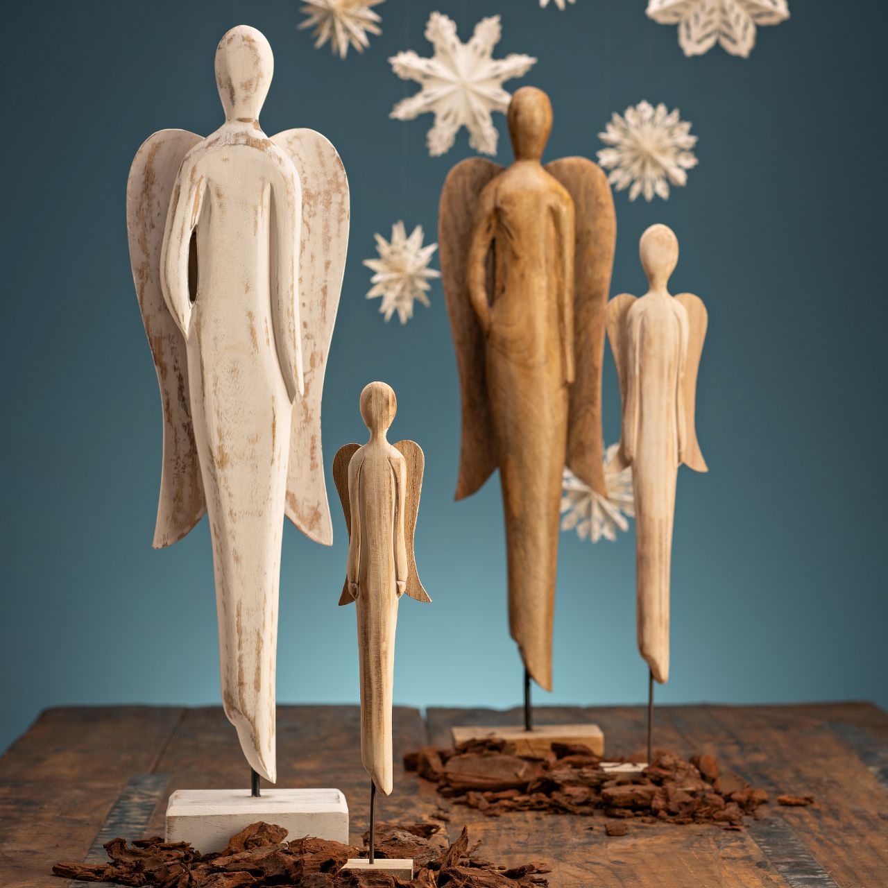 Angelo in piedi in legno naturale (L/H/D) 6x33x4cm Angelo in piedi in legno naturale (L/H/D) 6x33x4cm