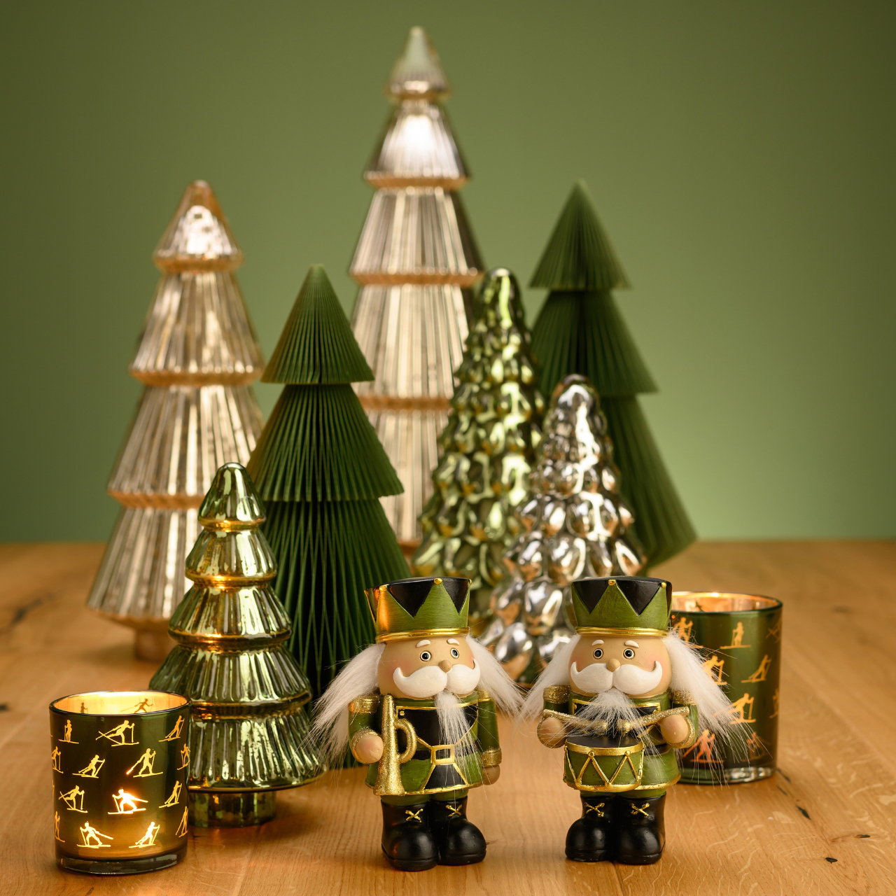 Groene glazen kerstboom (B/H/D) 15x30x15cm Weihnachtsdeko, Räuchermännchen, Holzfigur, Miniaturbaum, Kerzenhalter