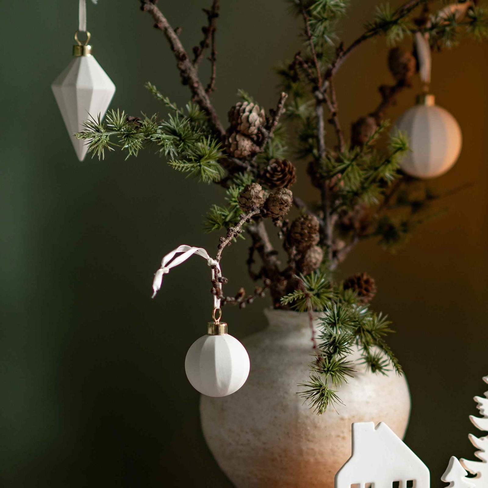 Pendentif de Noël en forme de boule/goutte en porcelaine, 2 fois, blanc (L/H/P) 6x8x6cm Zubehor, Ohrring, Schmuck