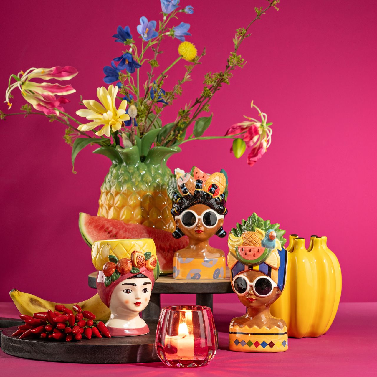 Ceramic banana vase (for dried flowers only), yellow (W/H/D) 14x15x14cm Ceramic banana vase (for dried flowers only), yellow (W/H/D) 14x15x14cm